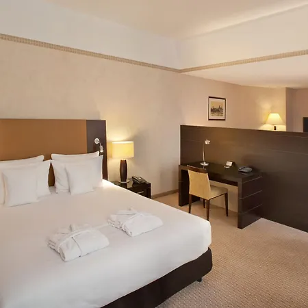 ポローニア パレス 4*