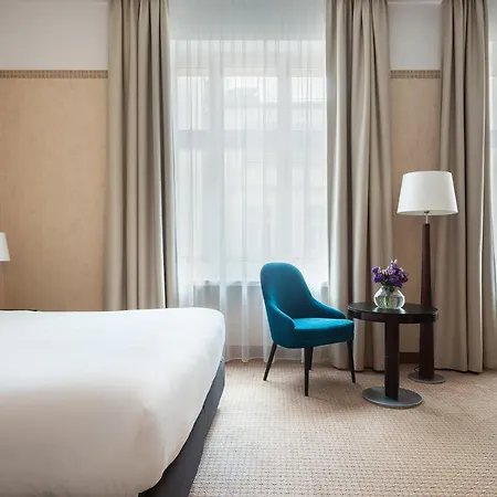 ポローニア パレス 4* ワルシャワ